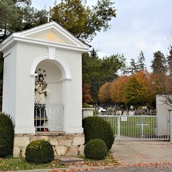 Bildstock mit Hl. Nepomuk Statue